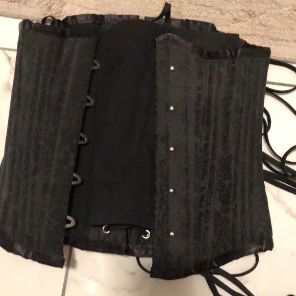 Waist training corset, new - Picture 3 of 4